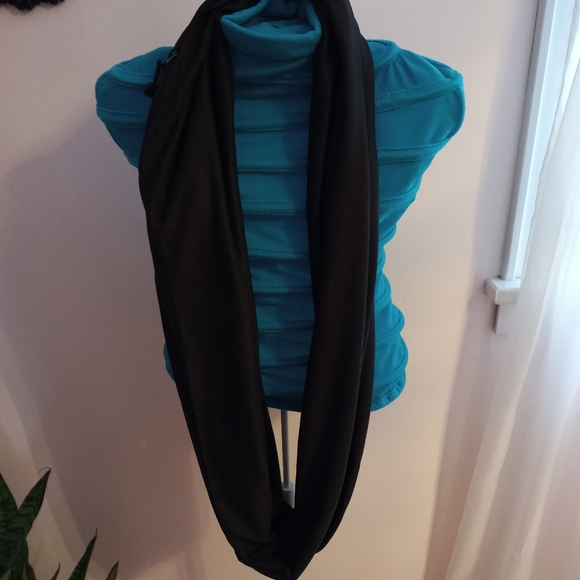 Beyond Yoga Infiniti scarf - Picture 2 of 4